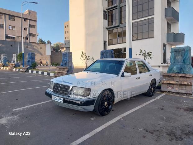 Mercedes-Benz 230E 1994 White
