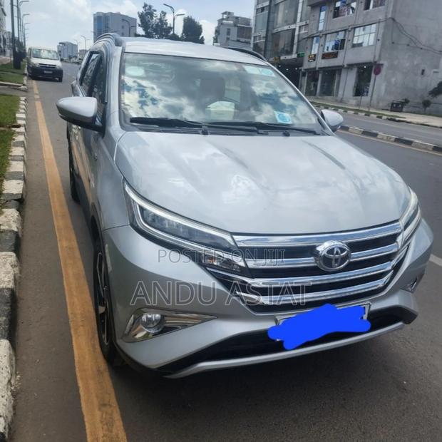 Toyota Rush 2022 Silver