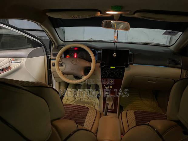 Toyota Corolla Sedan 2005 Gold