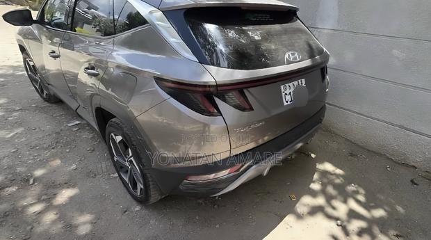 Hyundai Tucson 2022 Brown