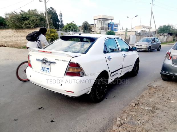 Toyota Corolla 2002 White