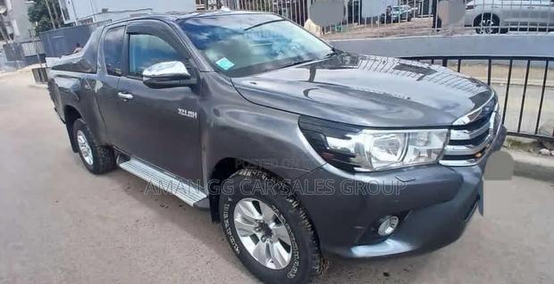 Toyota Hilux 2017 Black