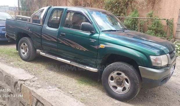 Toyota Hilux 2003 Green