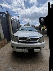 Toyota Hilux 2.5 D-4D Double Cab 2008 White for sale