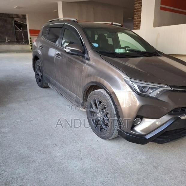 Toyota RAV4 2016 Brown