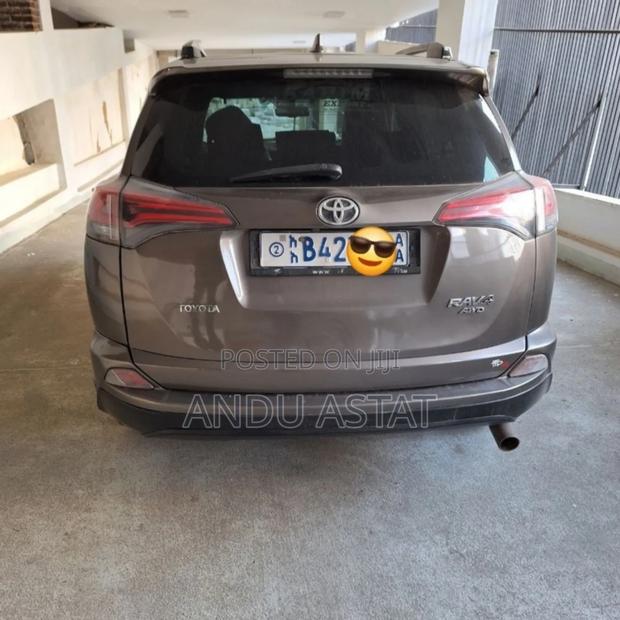 Toyota RAV4 2016 Brown