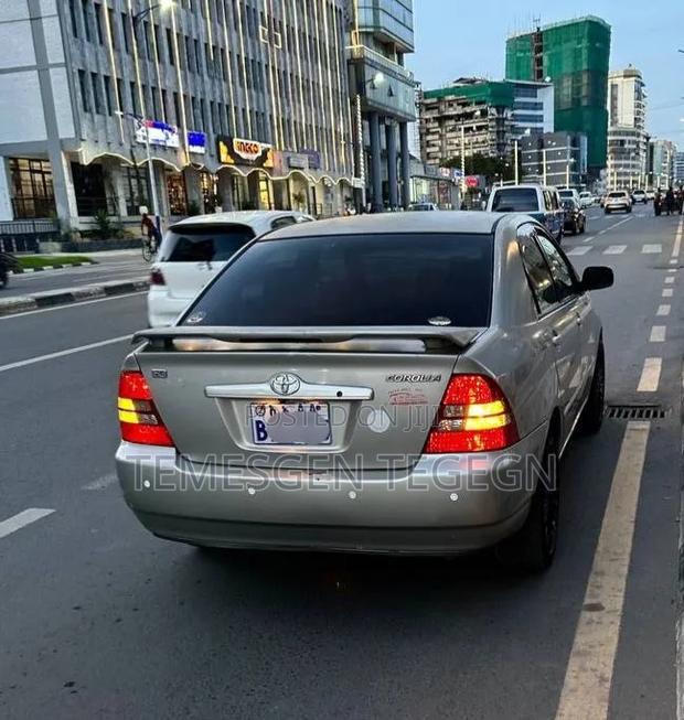 Toyota Corolla 2003 Gold