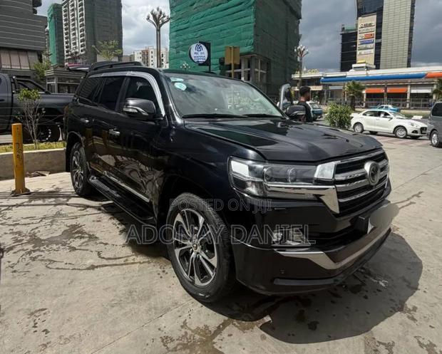 Toyota Land Cruiser 4.5 V8 VXR 2020 Black