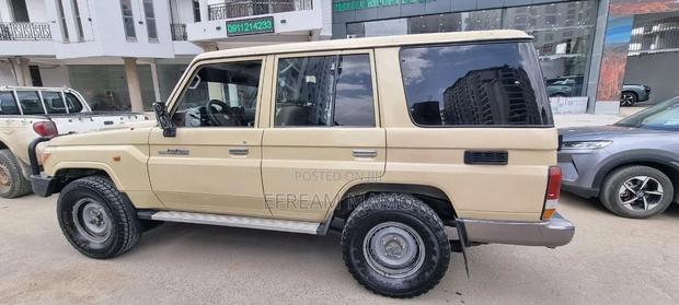 Toyota Land Cruiser 2013 Beige