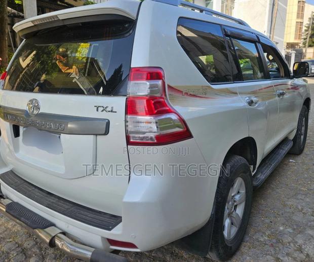 Toyota Land Cruiser 2015 White