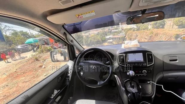 Hyundai H1 2020 Gray