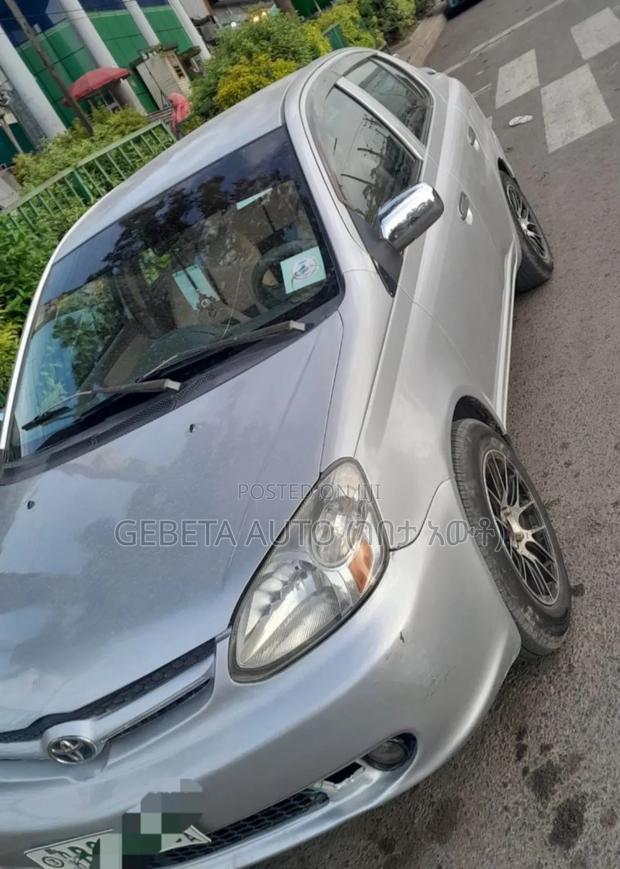 Toyota Platz 2004 Silver