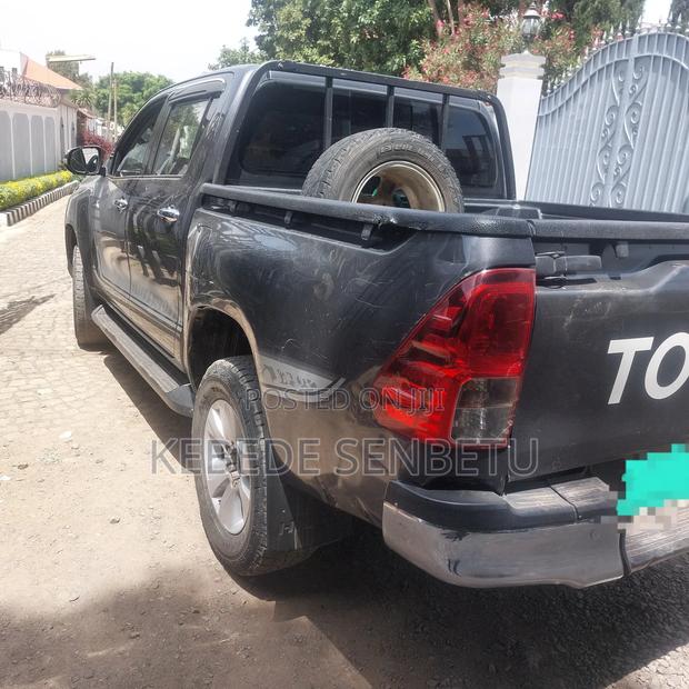 Toyota Hilux 2.4 Diesel 2020 Black