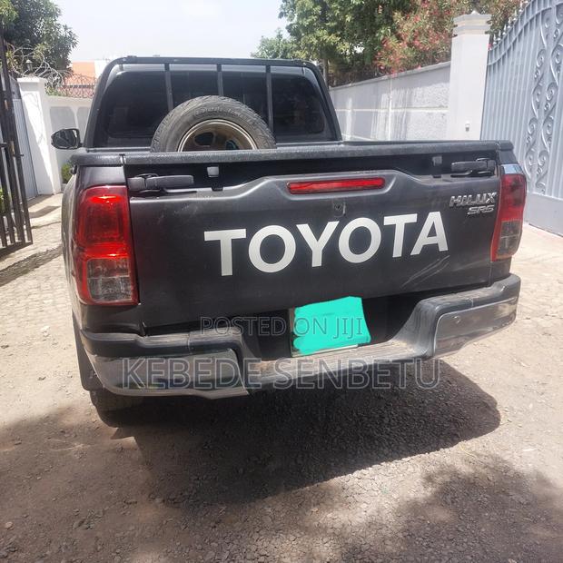 Toyota Hilux 2.4 Diesel 2020 Black