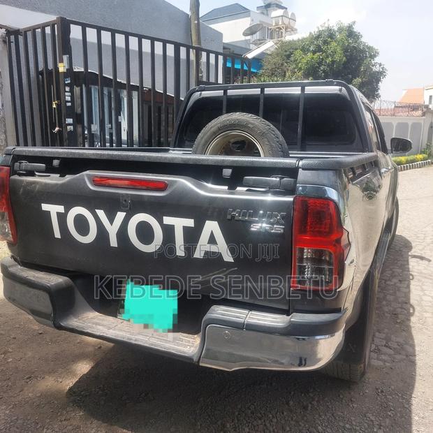 Toyota Hilux 2.4 Diesel 2020 Black