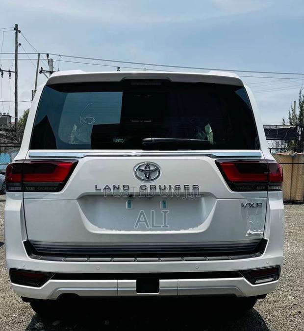 New Toyota Land Cruiser 2025 White