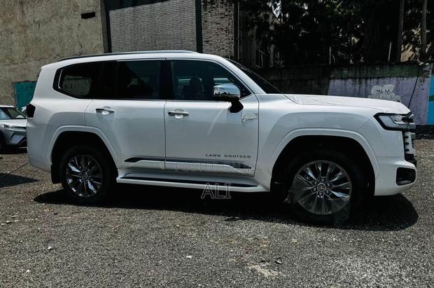 New Toyota Land Cruiser 2025 White