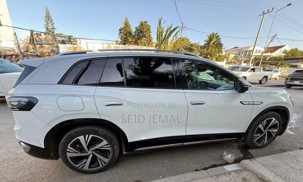 Volkswagen ID.6 2024 White