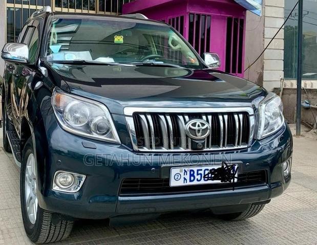 Toyota Land Cruiser 2012 Black