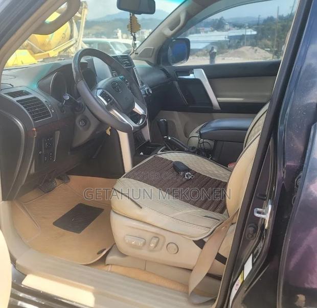 Toyota Land Cruiser 2012 Black