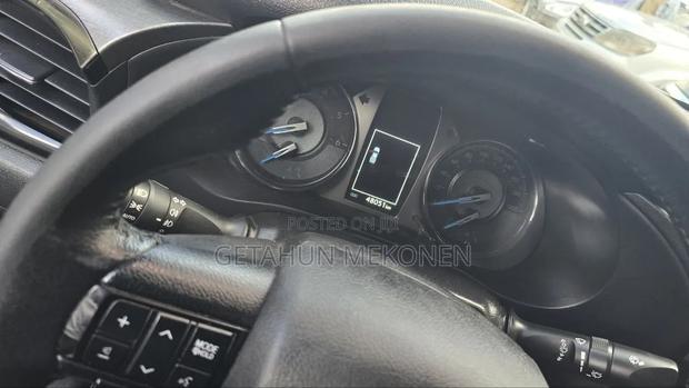 Toyota Hilux 2022 Gray