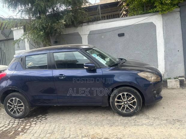 Suzuki Swift 2021 Blue