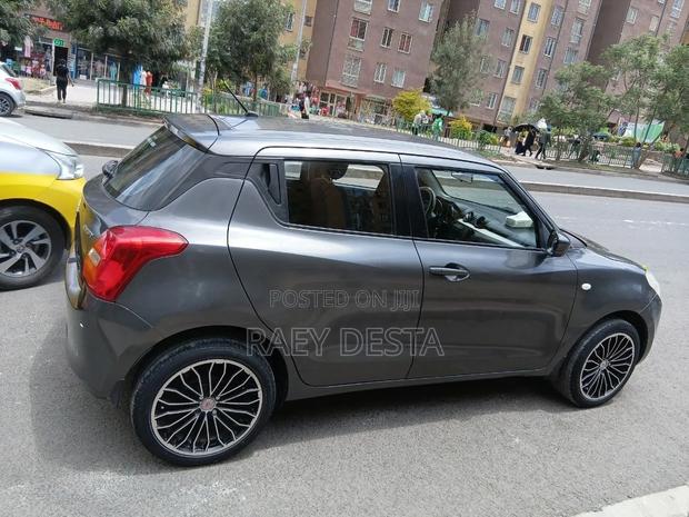 Suzuki Swift 2020 Gray