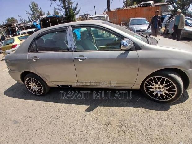 Toyota Corolla 2003 Gold