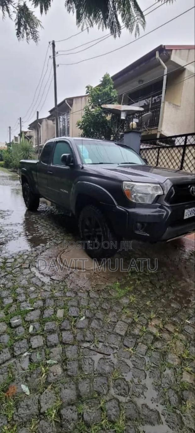Toyota Tacoma 2014 Black