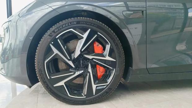 New Lynk & Co Z10 2024 Gray