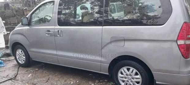 Hyundai H1 2017 Silver