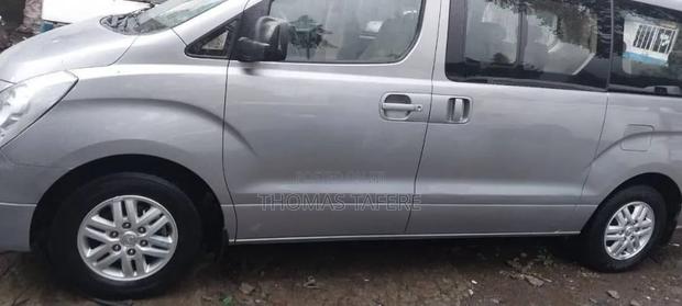 Hyundai H1 2017 Silver
