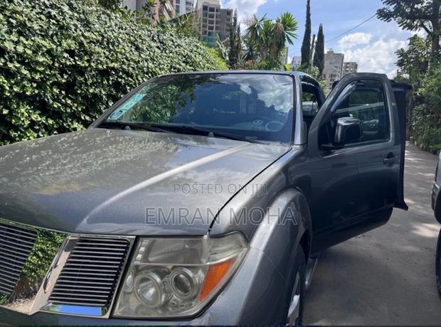 Nissan Frontier 2006 Gray