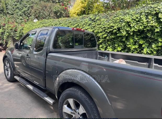 Nissan Frontier 2006 Gray