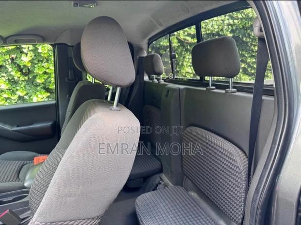 Nissan Frontier 2006 Gray