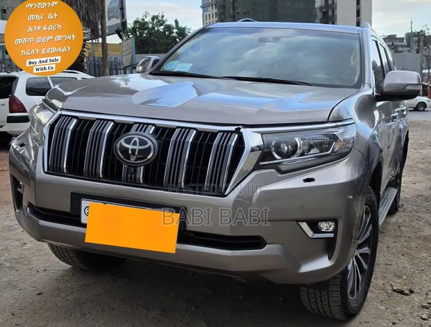 Toyota Land Cruiser Prado 2021 Gray