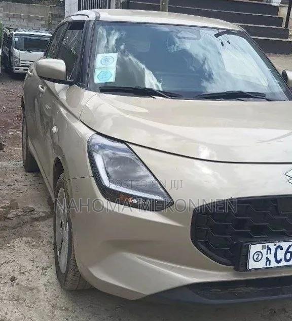 Suzuki Swift 2024 Gold