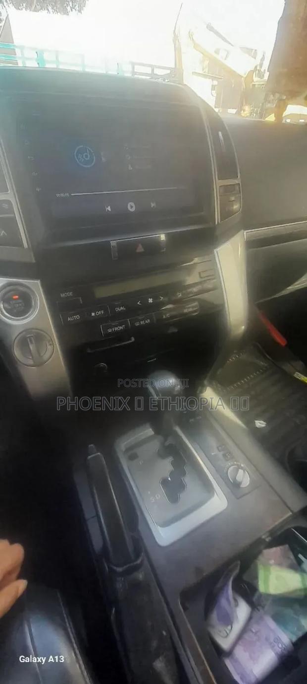Toyota Land Cruiser 2012 Silver