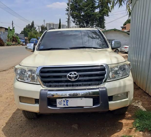 Toyota Land Cruiser 2008 White