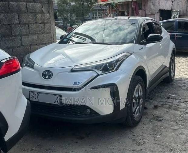 Toyota C-HR 2023 White