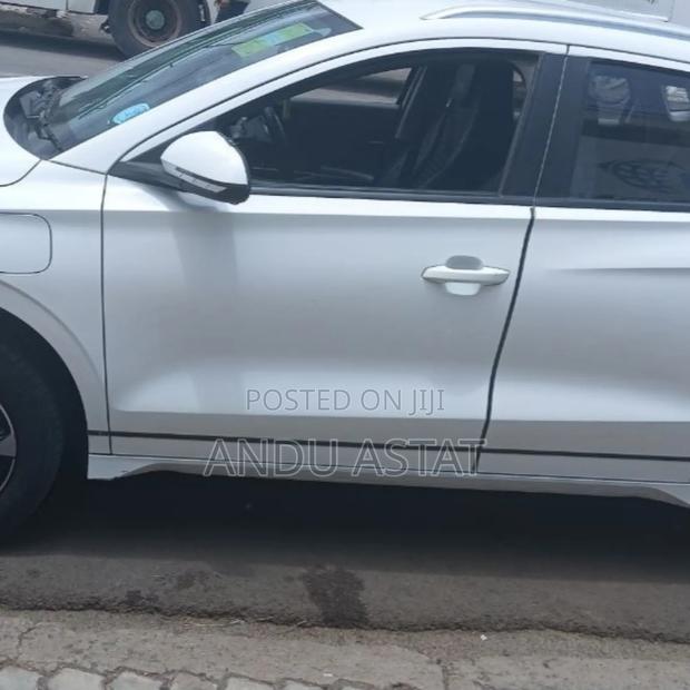 BYD E2 43 kWh 94 hp FWD 2024 White