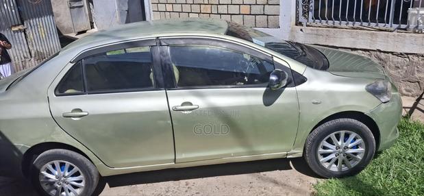 Toyota Yaris 1.3 2006 Gold