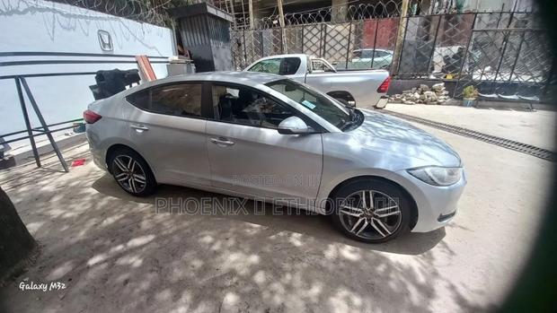 Hyundai Avante 2017 Silver