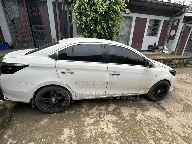 Toyota Yaris 2014 White