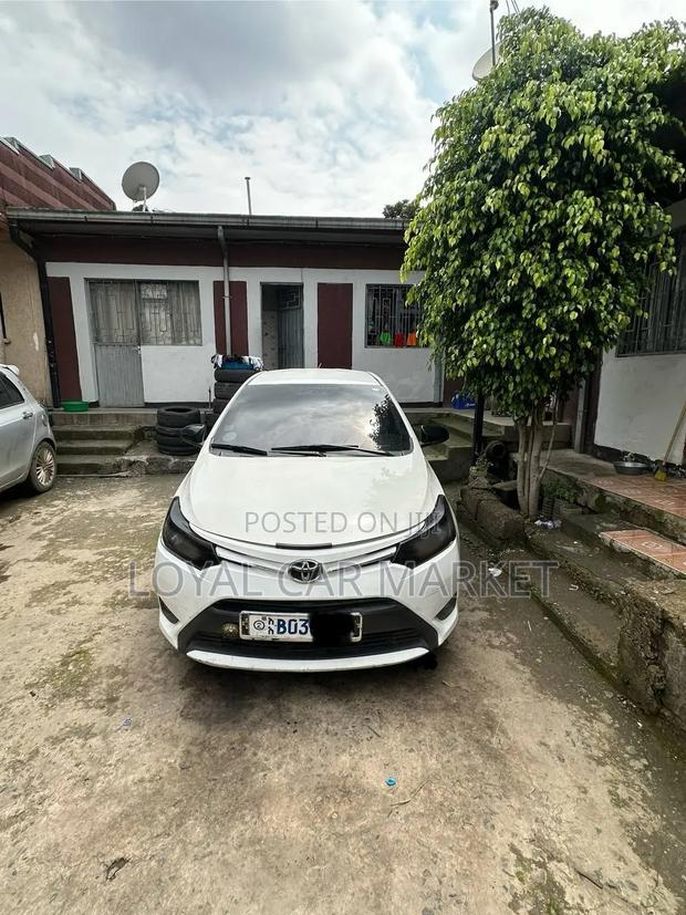 Toyota Yaris 2014 White
