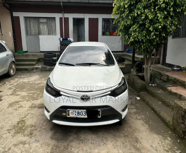 Toyota Yaris 2014 White