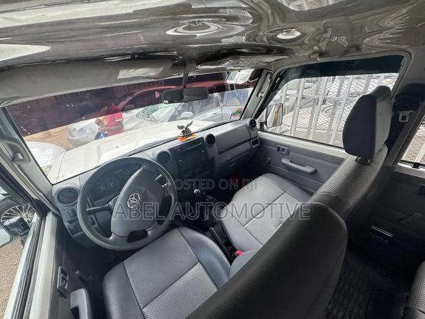Toyota Mark II 2022 White