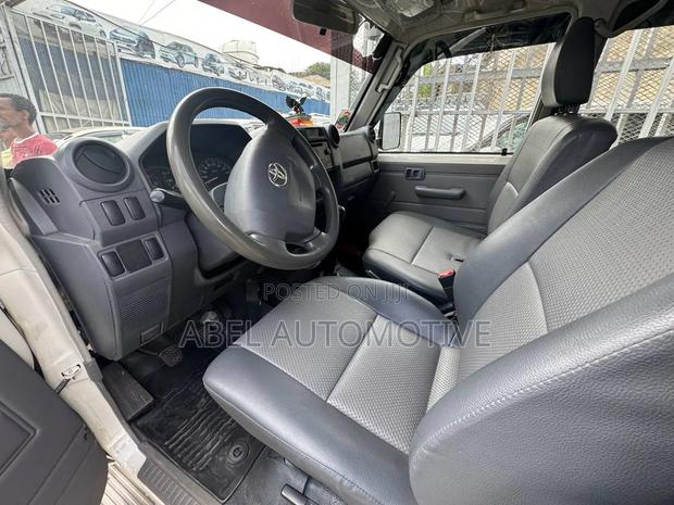 Toyota Mark II 2022 White