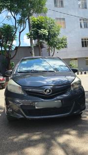 Toyota Yaris 2012 Gray for sale