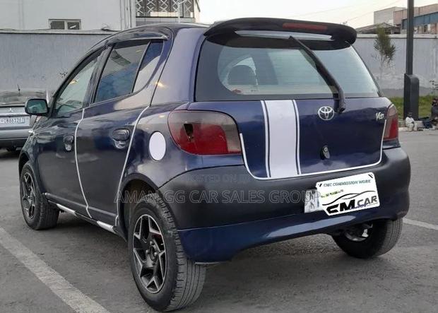 Toyota Vitz 2001 Blue